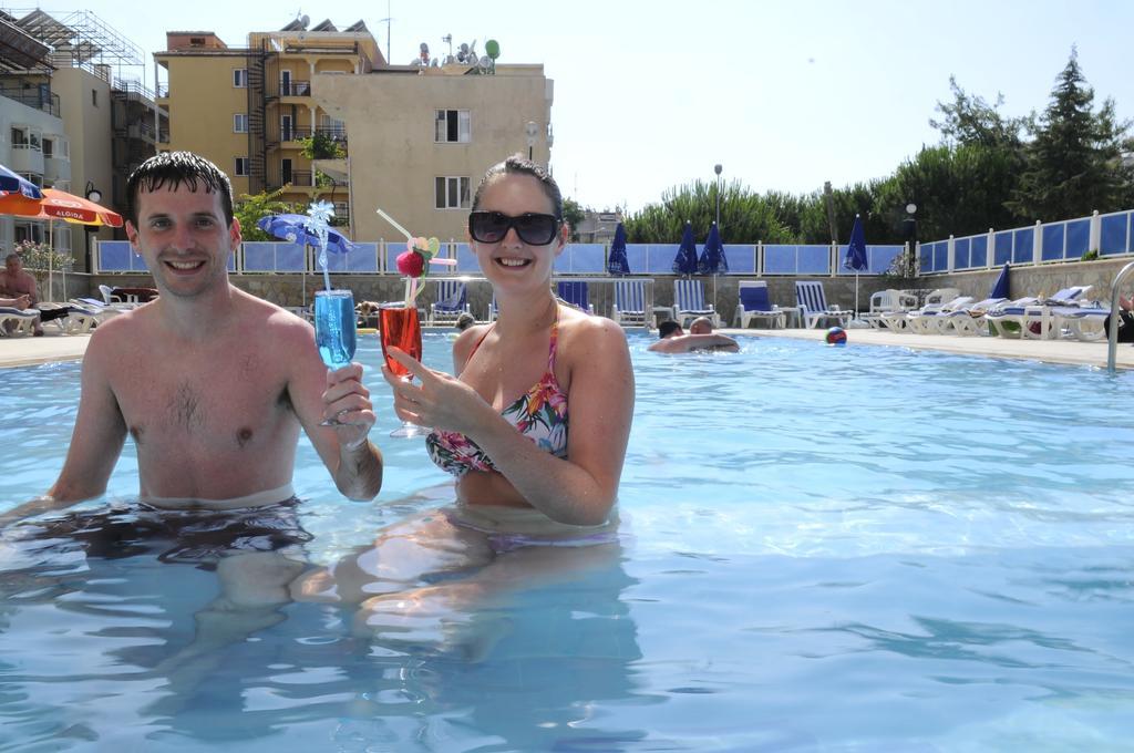 كوشاداسيه Altinbas Apart Hotel الغرفة الصورة