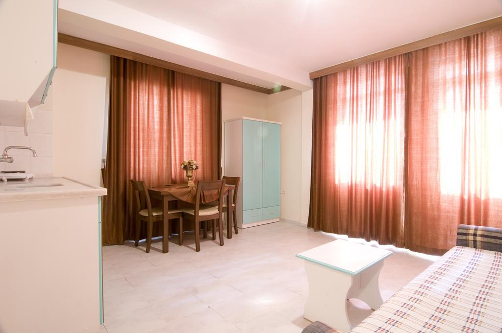 كوشاداسيه Altinbas Apart Hotel الغرفة الصورة