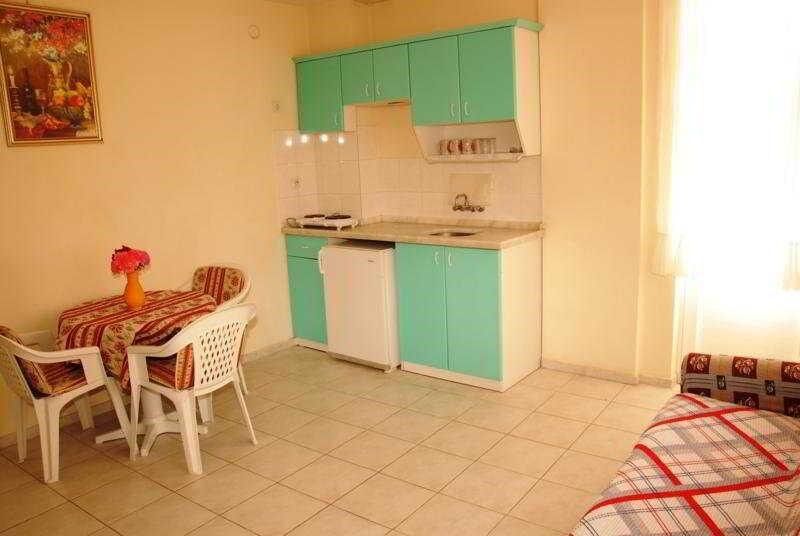 كوشاداسيه Altinbas Apart Hotel المظهر الخارجي الصورة